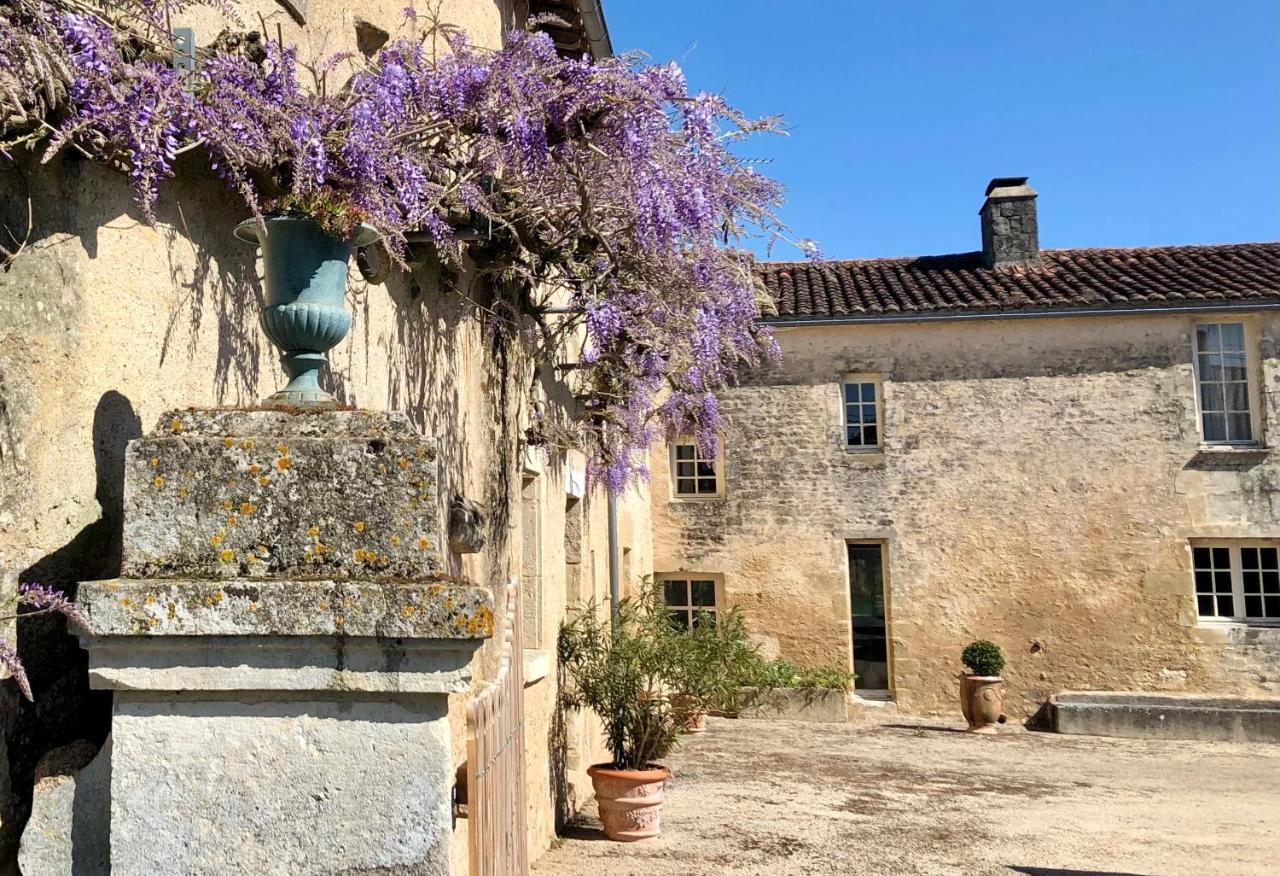 Logis De La Touche Bed and Breakfast Saint-Hilaire-des-Loges Exterior foto